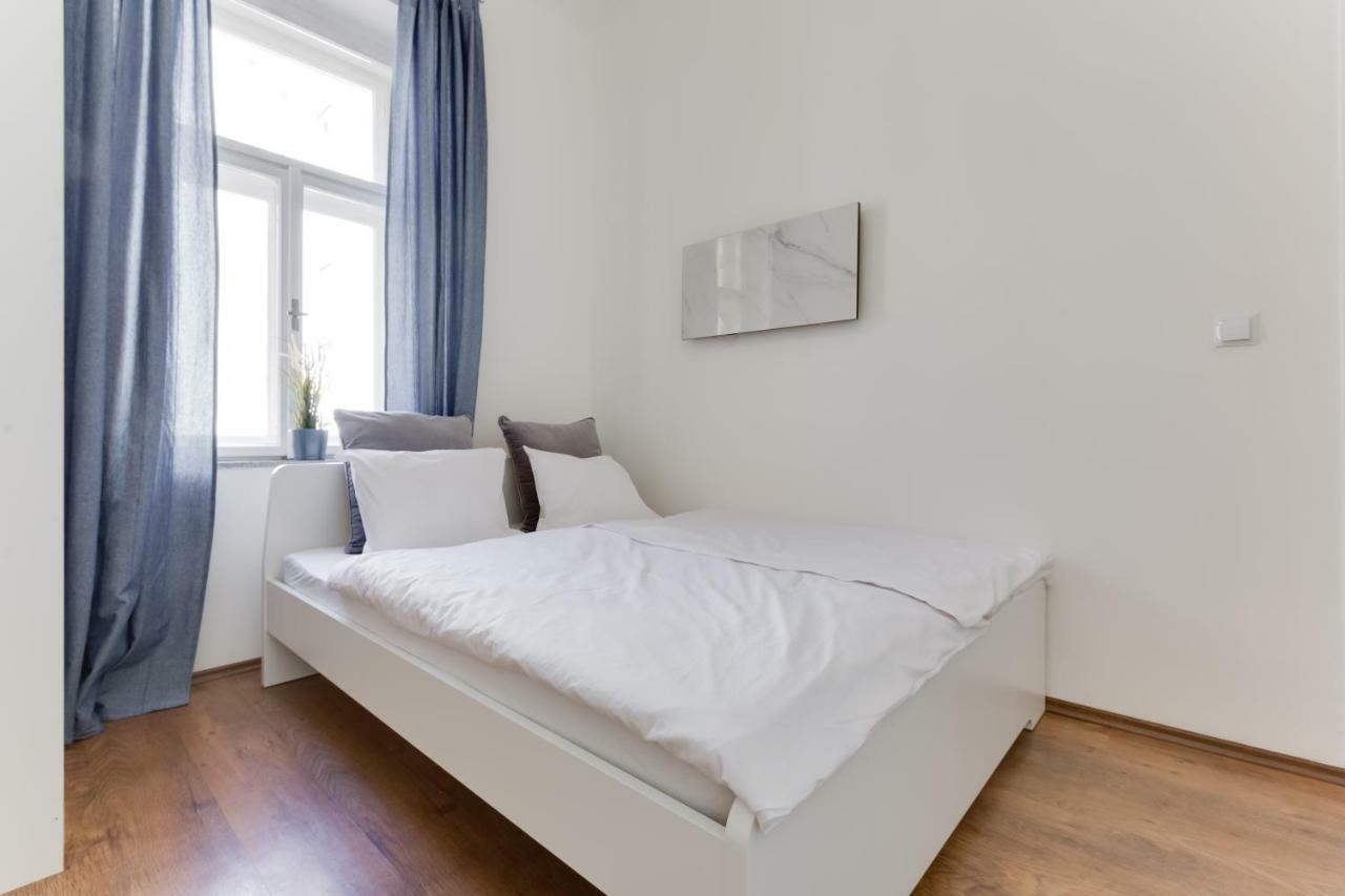 Jt's Benatska Str. Apartament