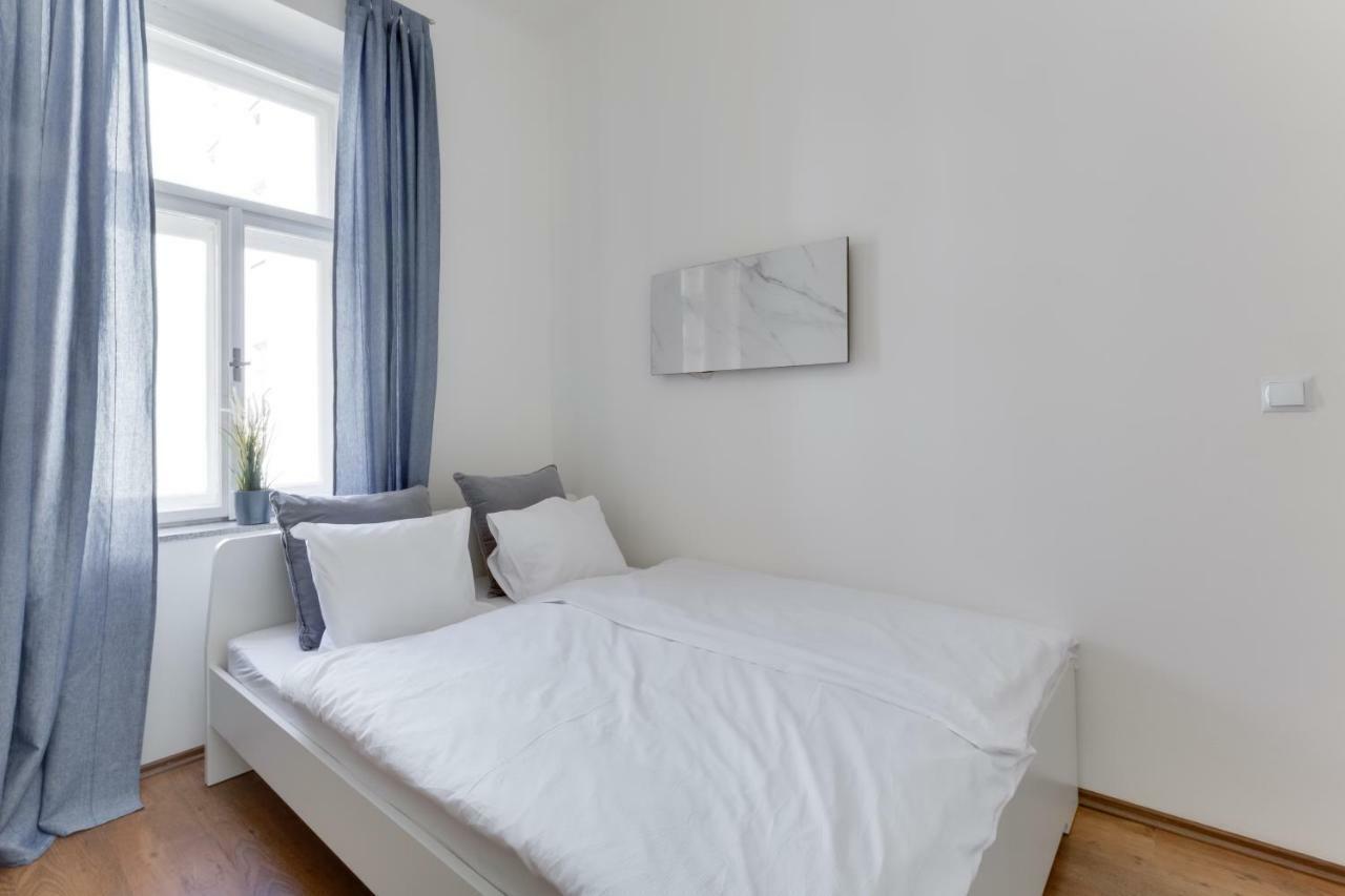 Jt's Benatska Str. Apartament