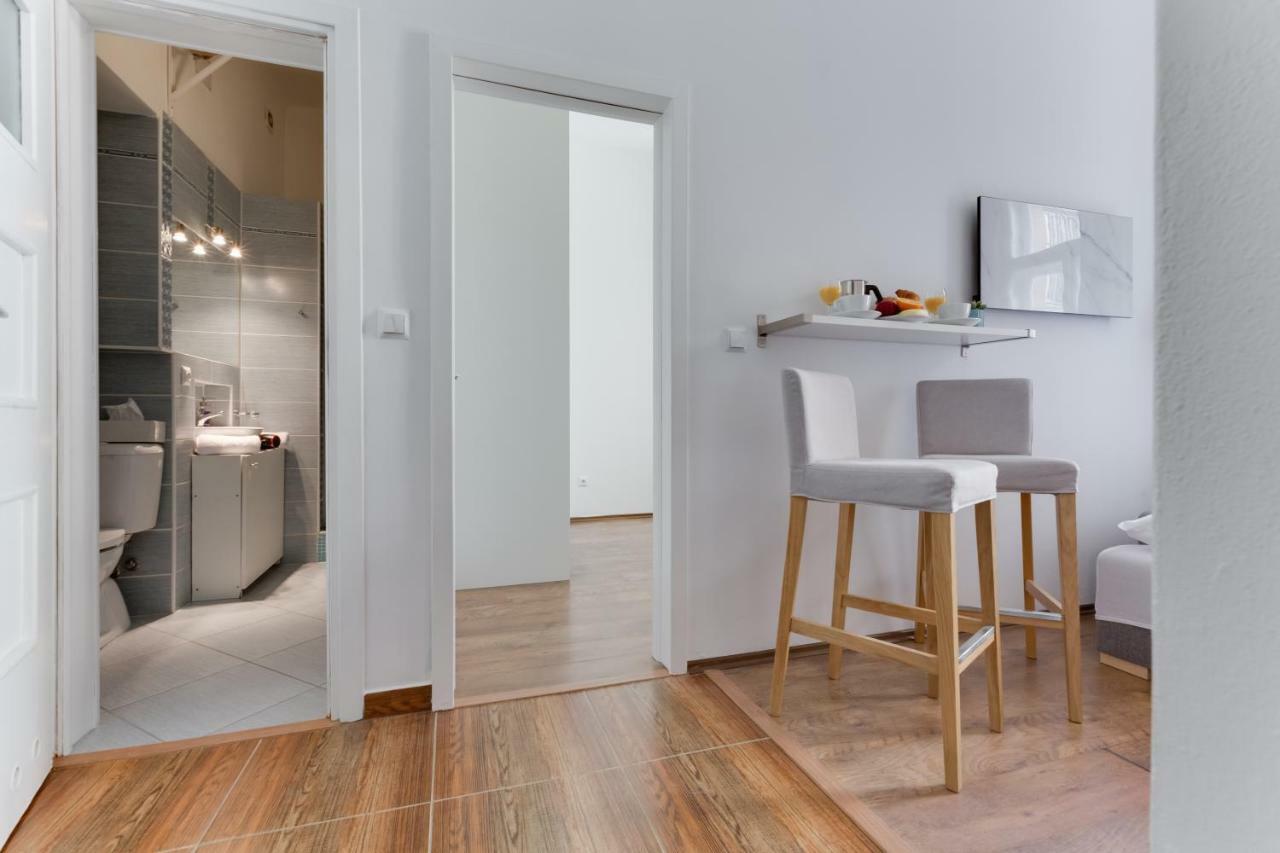 Jt's Benatska Str. Apartament
